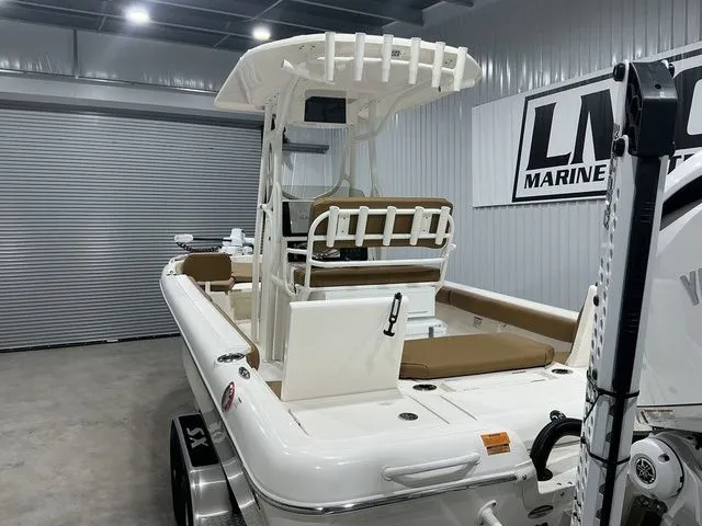 Slide: The Image of Skeeter SX2550 2026 - 28