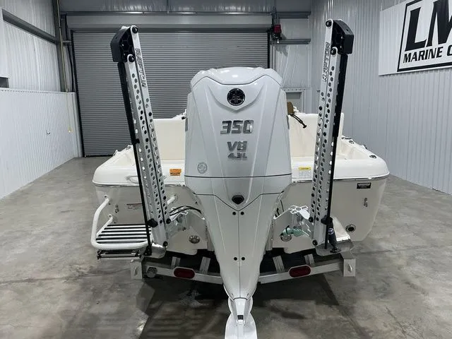 Slide: The Image of Skeeter SX2550 2026 - 6