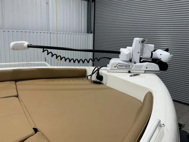 Slide: The Image of Skeeter SX2550 2026 - 7