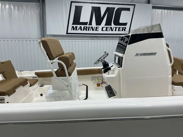 Slide: The Image of Skeeter SX2550 2026 - 9