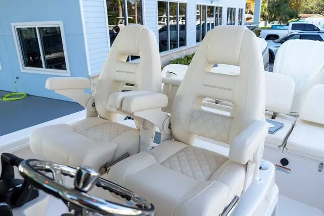 Slide: The Image of Grady-White 281 Coastal Explorer 2026 - 10