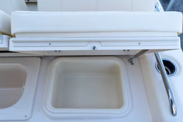 Slide: The Image of Grady-White 281 Coastal Explorer 2026 - 5