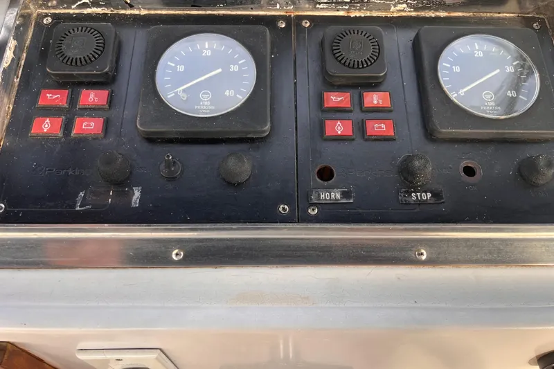 Slide: The Image of Control panel of a 1986 Jefferson 42 SE Sundeck Motor Yacht. - 9