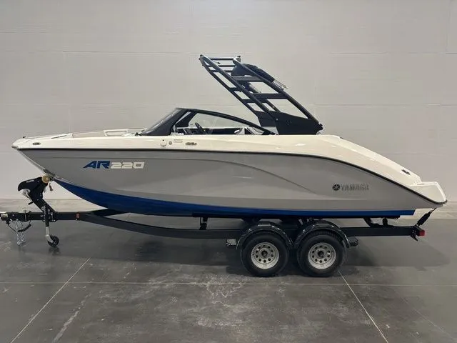 The Image of Yamaha AR220 2026 - 1