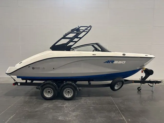 Slide: The Image of Yamaha AR220 2026 - 3