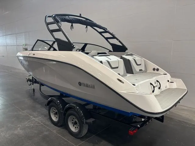 Slide: The Image of Yamaha AR220 2026 - 7