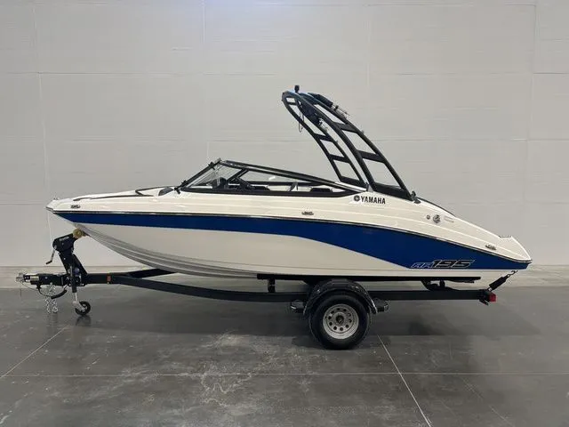 The Image of Yamaha AR195 2026 - 1