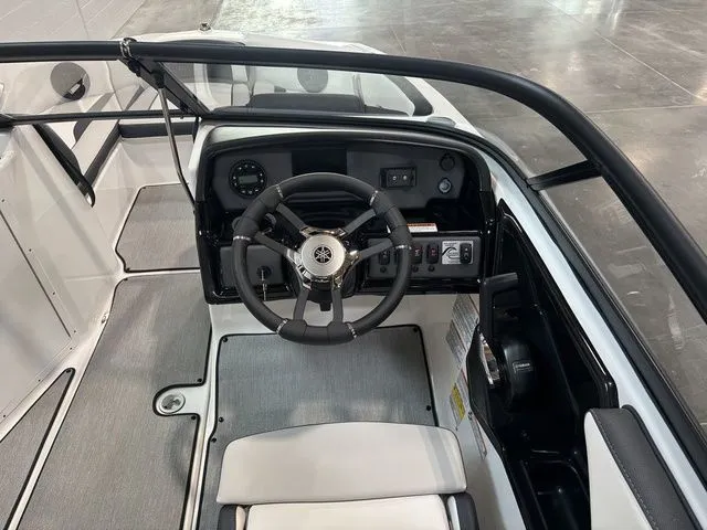 Slide: The Image of Yamaha AR195 2026 - 12