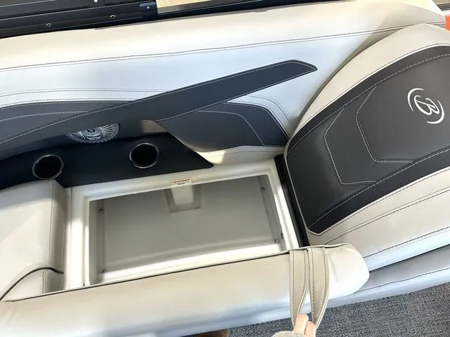 Slide: The Image of Barletta Cabrio 22QC 3T 2026 - 16