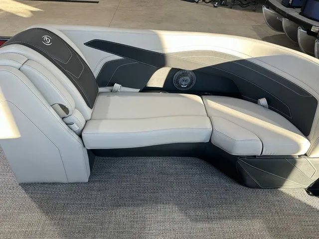 Slide: The Image of Barletta Cabrio 22QC 3T 2026 - 30