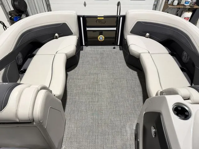 Slide: The Image of Barletta Cabrio 22U 3T 2026 - 25