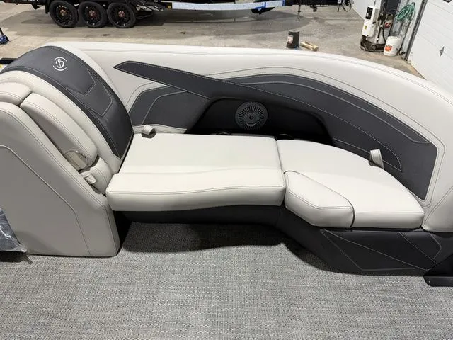 Slide: The Image of Barletta Cabrio 22U 3T 2026 - 27