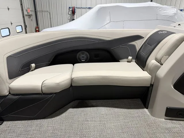 Slide: The Image of Barletta Cabrio 22U 3T 2026 - 31