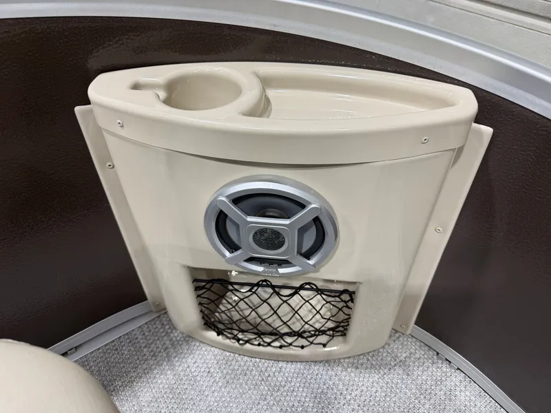 Slide: The Image of Premier 220 Castaway 2016 - 13