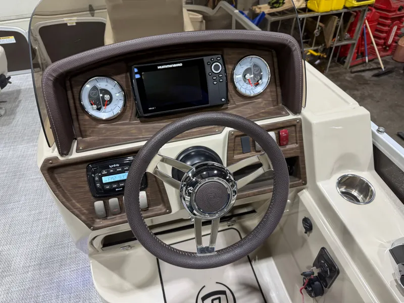 Slide: The Image of Premier 220 Castaway 2016 - 24