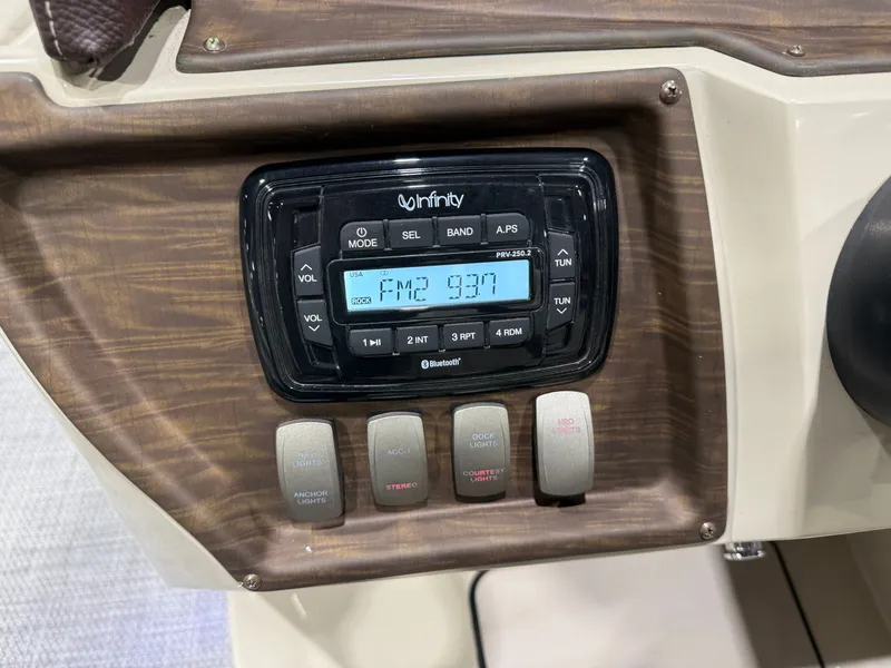 Slide: The Image of Premier 220 Castaway 2016 - 25