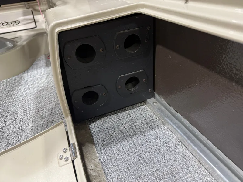 Slide: The Image of Premier 220 Castaway 2016 - 34