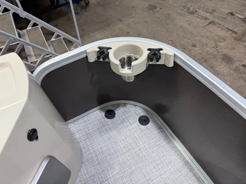 Slide: The Image of Premier 220 Castaway 2016 - 38