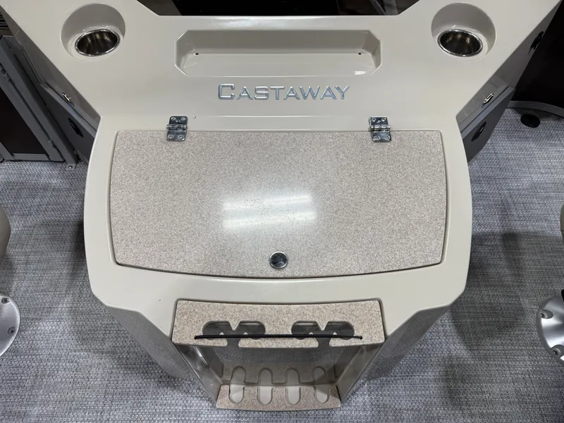 Slide: The Image of Premier 220 Castaway 2016 - 41