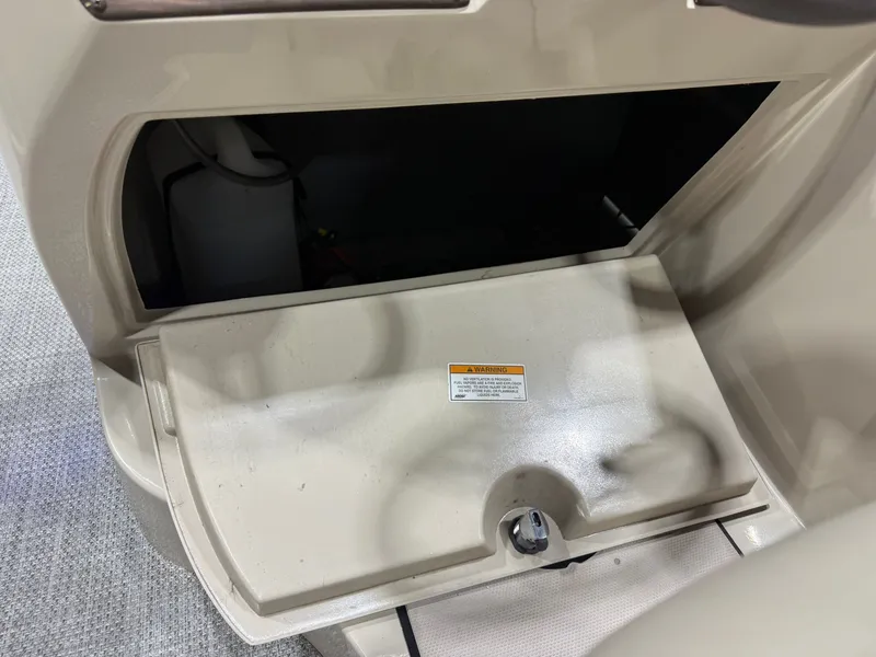 Slide: The Image of Premier 220 Castaway 2016 - 46