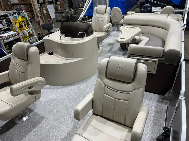 Slide: The Image of Premier 220 Castaway 2016 - 49