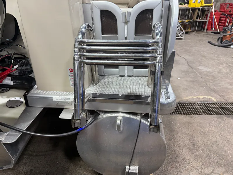 Slide: The Image of Premier 220 Castaway 2016 - 59