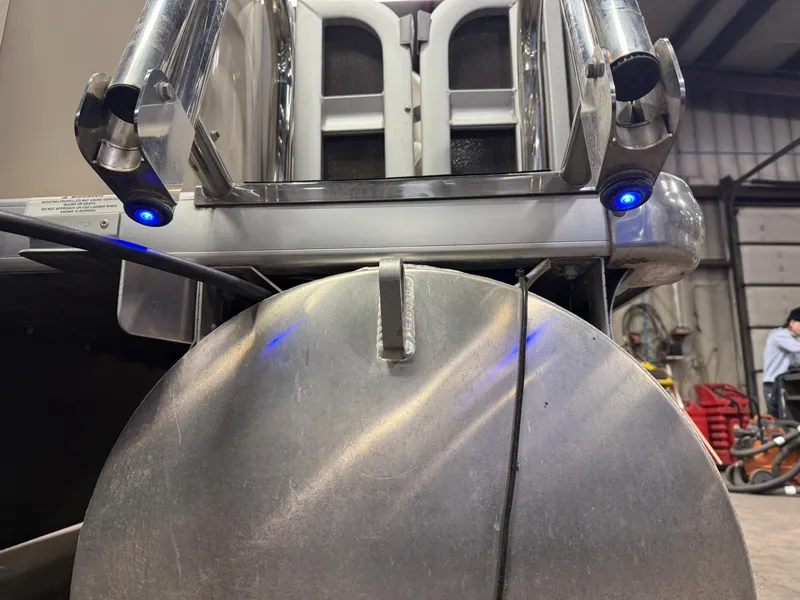 Slide: The Image of Premier 220 Castaway 2016 - 60