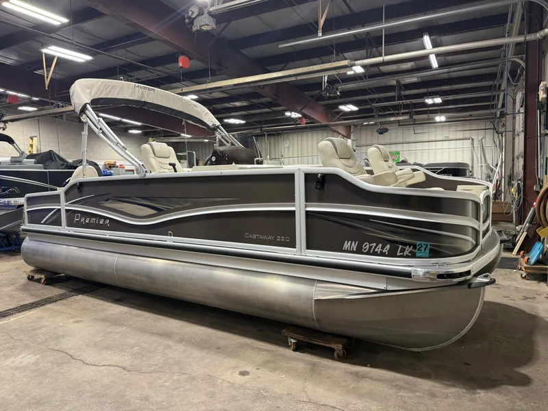 Slide: The Image of Premier 220 Castaway 2016 - 62