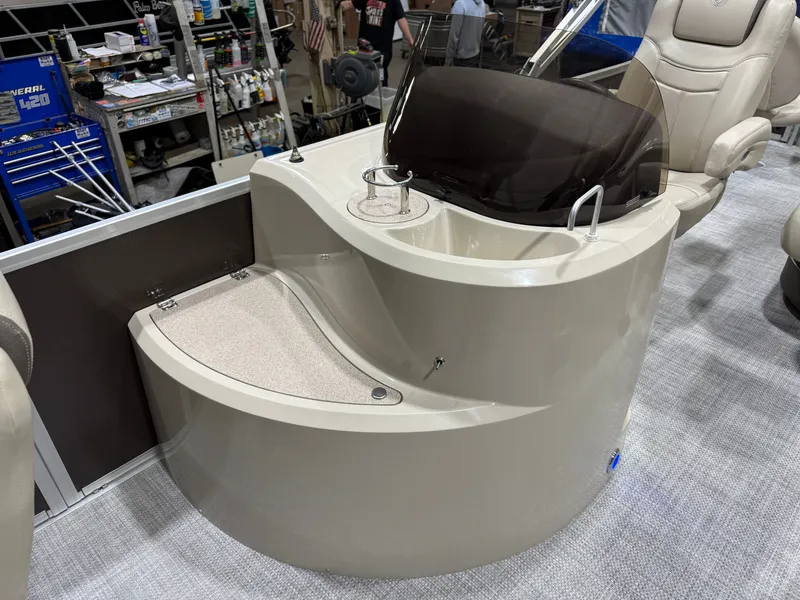 Slide: The Image of Premier 220 Castaway 2016 - 8