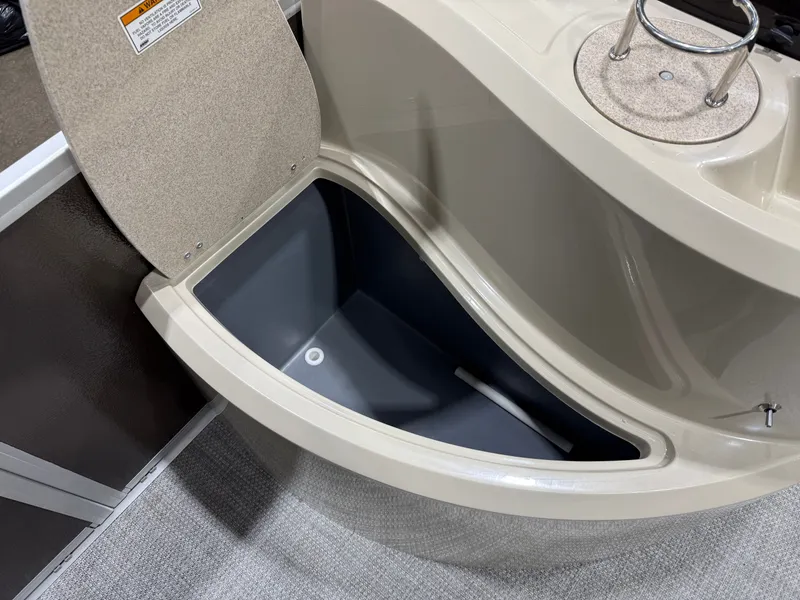 Slide: The Image of Premier 220 Castaway 2016 - 9