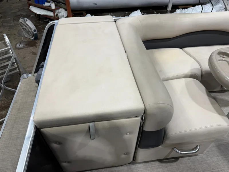 Slide: The Image of Palm Beach Ultra 240 Cruise Pontoon & Suzuki 115HP 4-Stroke EFI 2015 - 16