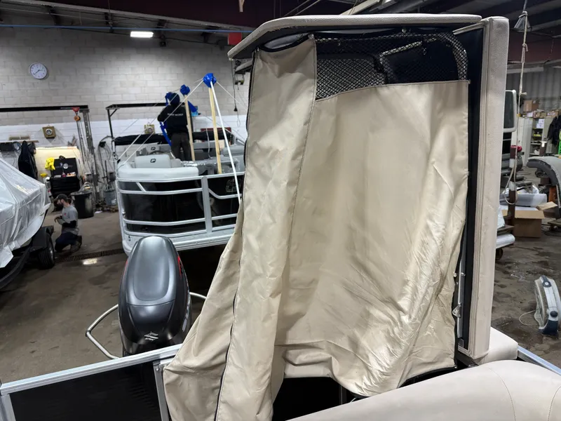 Slide: The Image of Palm Beach Ultra 240 Cruise Pontoon & Suzuki 115HP 4-Stroke EFI 2015 - 17