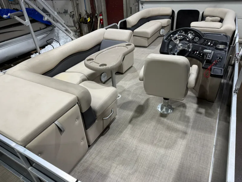 Slide: The Image of Palm Beach Ultra 240 Cruise Pontoon & Suzuki 115HP 4-Stroke EFI 2015 - 20