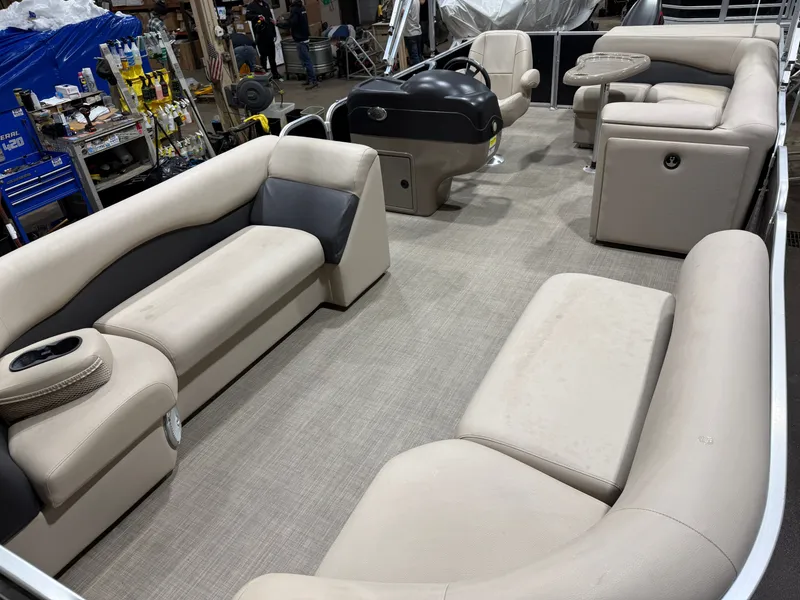 Slide: The Image of Palm Beach Ultra 240 Cruise Pontoon & Suzuki 115HP 4-Stroke EFI 2015 - 23