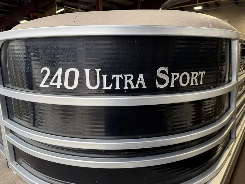 Slide: The Image of Palm Beach Ultra 240 Cruise Pontoon & Suzuki 115HP 4-Stroke EFI 2015 - 26