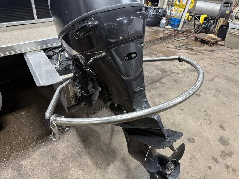 Slide: The Image of Palm Beach Ultra 240 Cruise Pontoon & Suzuki 115HP 4-Stroke EFI 2015 - 29