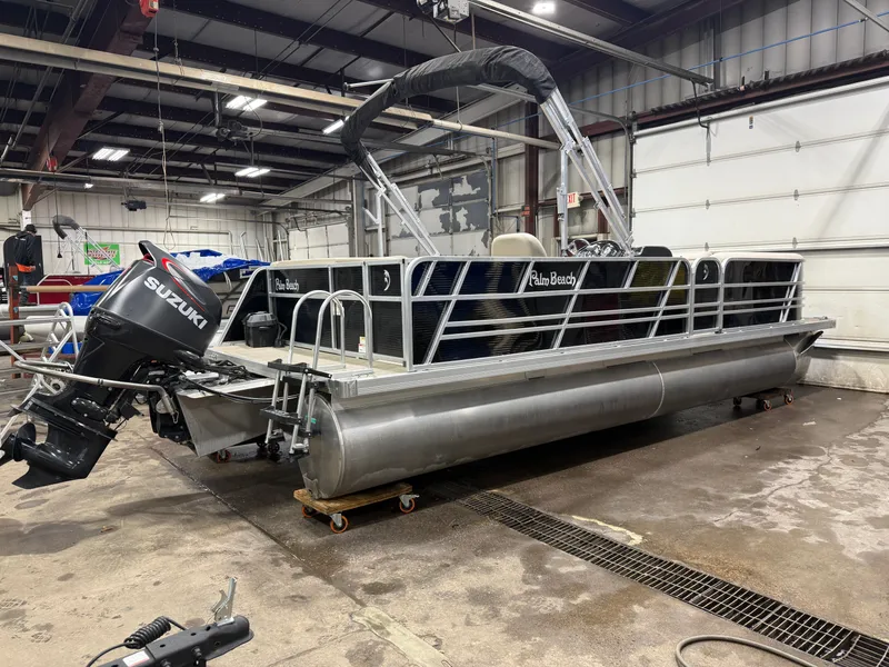 Slide: The Image of Palm Beach Ultra 240 Cruise Pontoon & Suzuki 115HP 4-Stroke EFI 2015 - 32