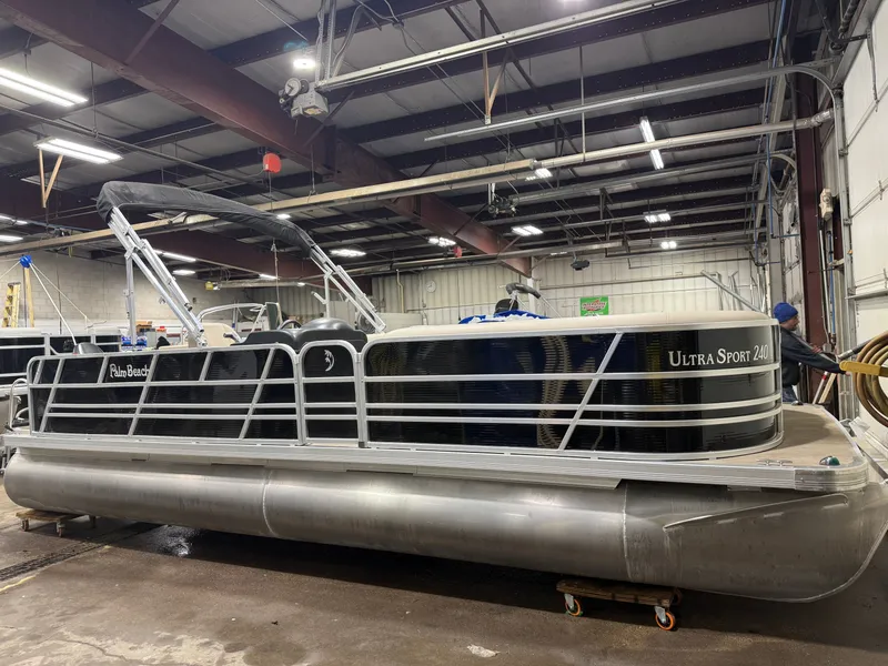 Slide: The Image of Palm Beach Ultra 240 Cruise Pontoon & Suzuki 115HP 4-Stroke EFI 2015 - 33