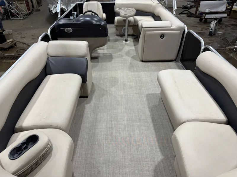 Slide: The Image of Palm Beach Ultra 240 Cruise Pontoon & Suzuki 115HP 4-Stroke EFI 2015 - 5