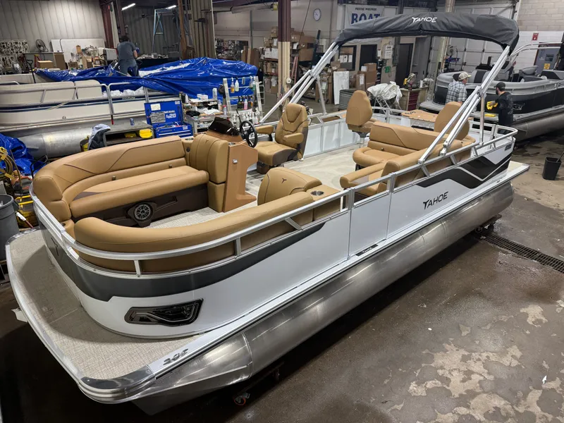 The Image of Tahoe Sport 2185 Rear Fish & Honda 4-Stroke EFI 2026 - 1