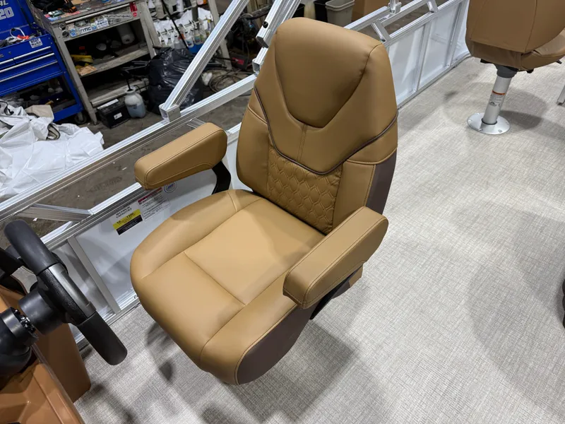 Slide: The Image of Tahoe Sport 2185 Rear Fish & Honda 4-Stroke EFI 2026 - 11