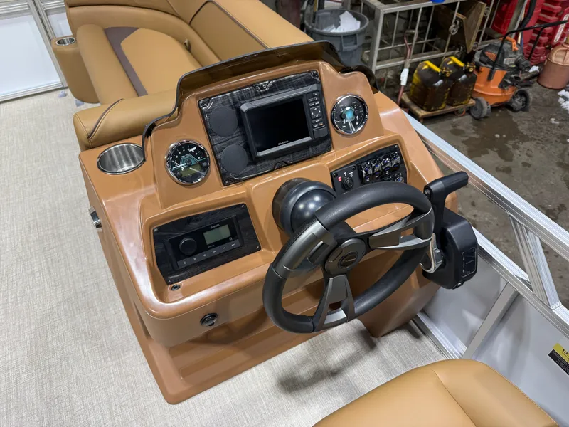 Slide: The Image of Tahoe Sport 2185 Rear Fish & Honda 4-Stroke EFI 2026 - 12