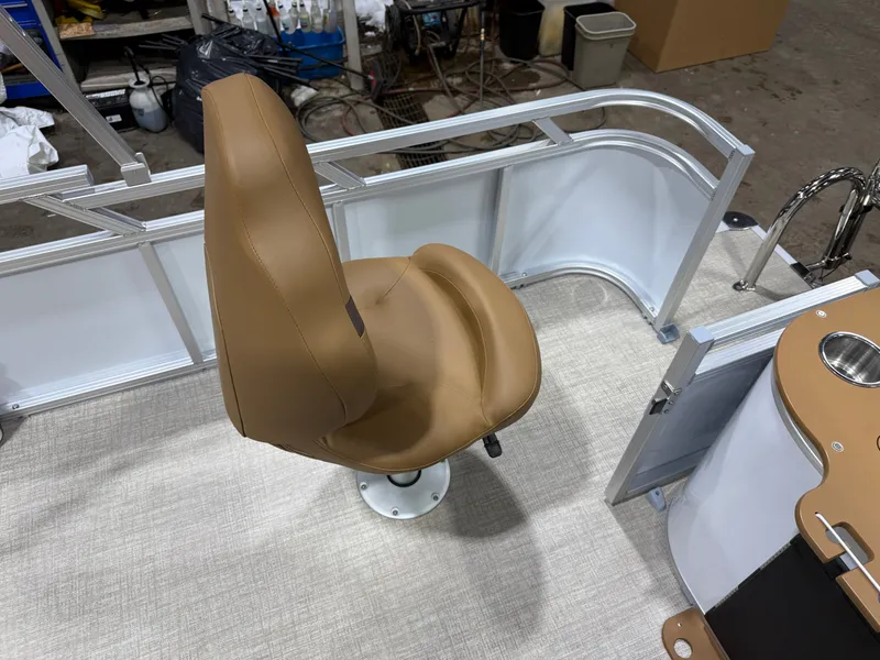 Slide: The Image of Tahoe Sport 2185 Rear Fish & Honda 4-Stroke EFI 2026 - 19