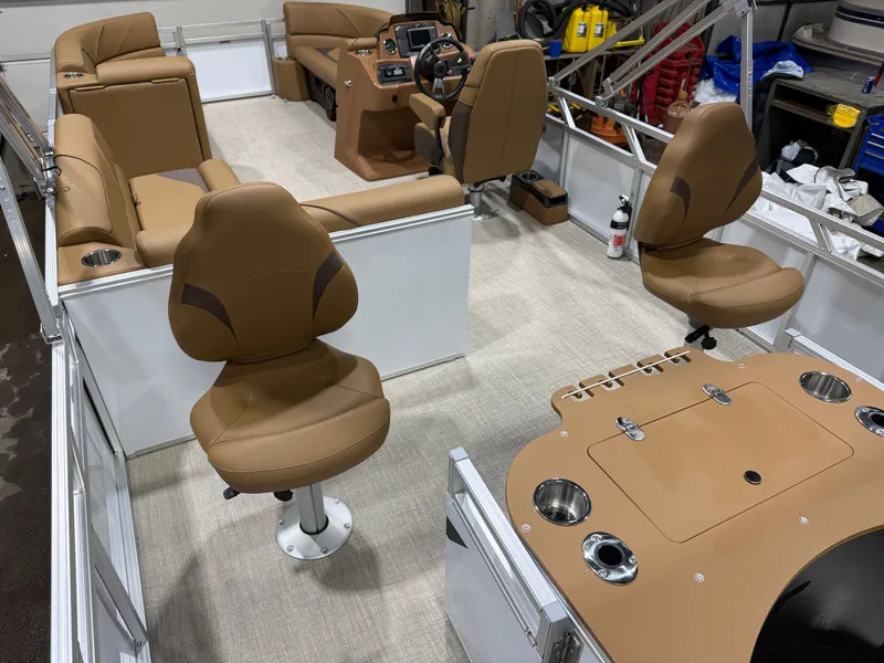 Slide: The Image of Tahoe Sport 2185 Rear Fish & Honda 4-Stroke EFI 2026 - 21