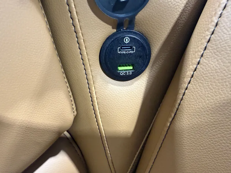 Slide: The Image of Tahoe Sport 2185 Rear Fish & Honda 4-Stroke EFI 2026 - 26