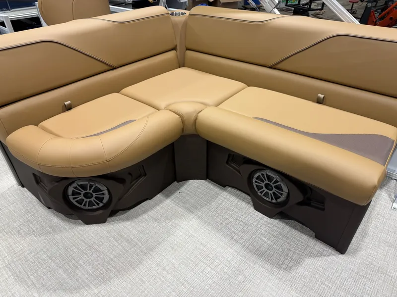 Slide: The Image of Tahoe Sport 2185 Rear Fish & Honda 4-Stroke EFI 2026 - 29