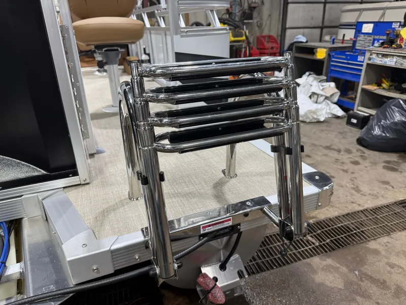 Slide: The Image of Tahoe Sport 2185 Rear Fish & Honda 4-Stroke EFI 2026 - 37