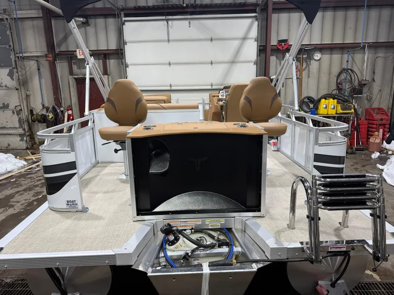 Slide: The Image of Tahoe Sport 2185 Rear Fish & Honda 4-Stroke EFI 2026 - 38