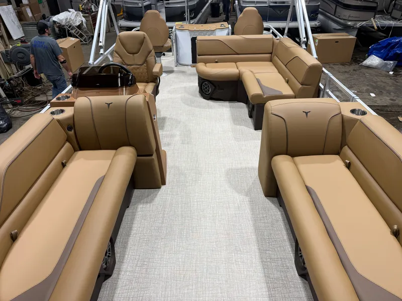 Slide: The Image of Tahoe Sport 2185 Rear Fish & Honda 4-Stroke EFI 2026 - 6