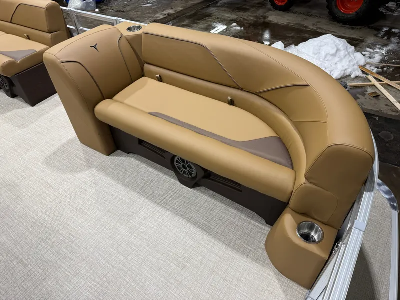 Slide: The Image of Tahoe Sport 2185 Rear Fish & Honda 4-Stroke EFI 2026 - 8